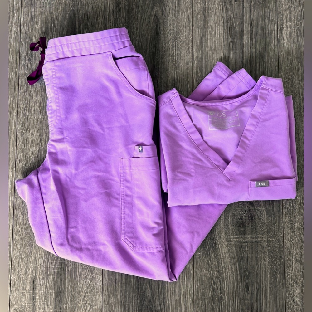 FIGS Scrub Set. Used in good condition.